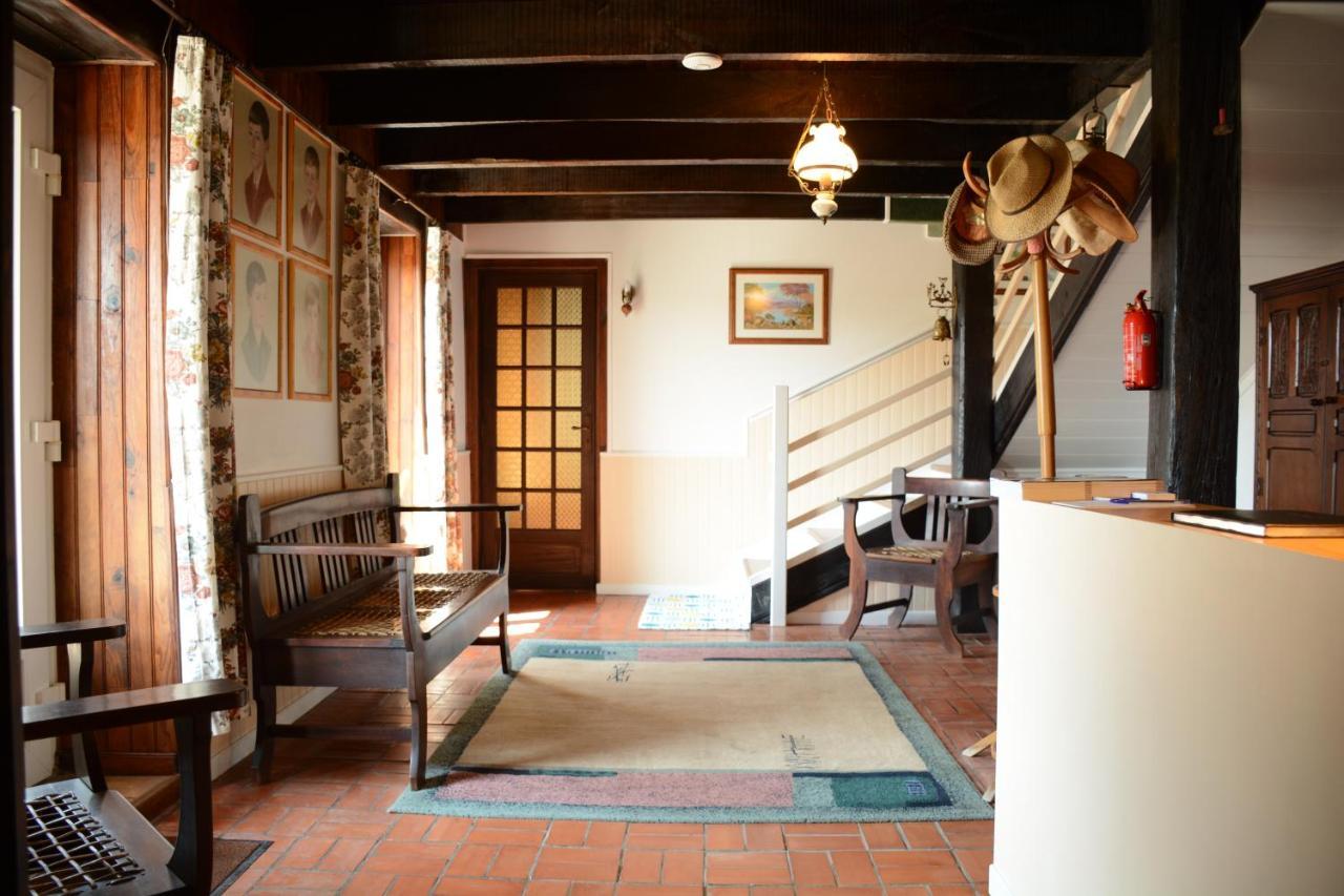 Les Noyers Aulnay Bed & Breakfast Aulnay  Exterior photo